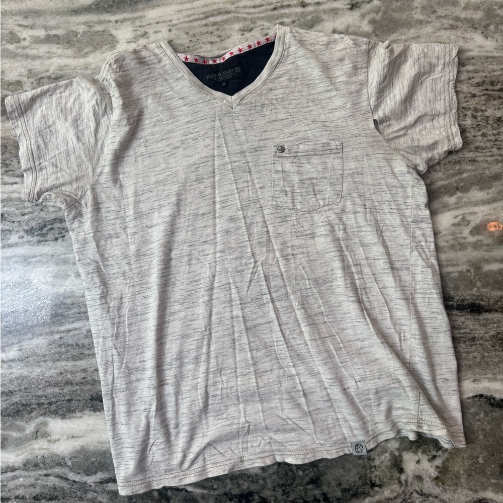 Free Planet men’s short sleeve v-neck tee size medium